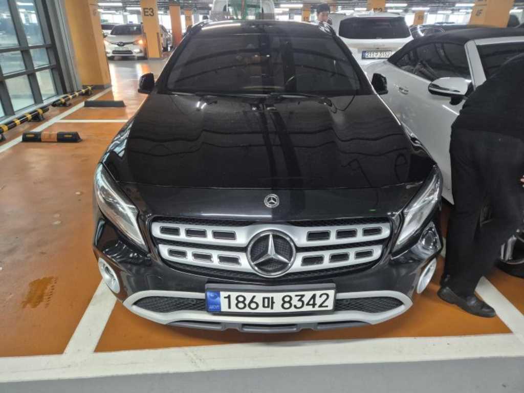 Mercedes Benz GLA Class
