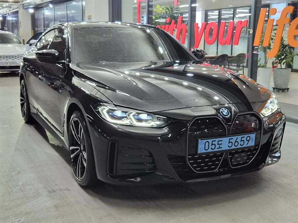 BMW i4