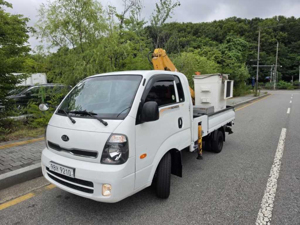 Small Truck Complaint (complaint vehicle)