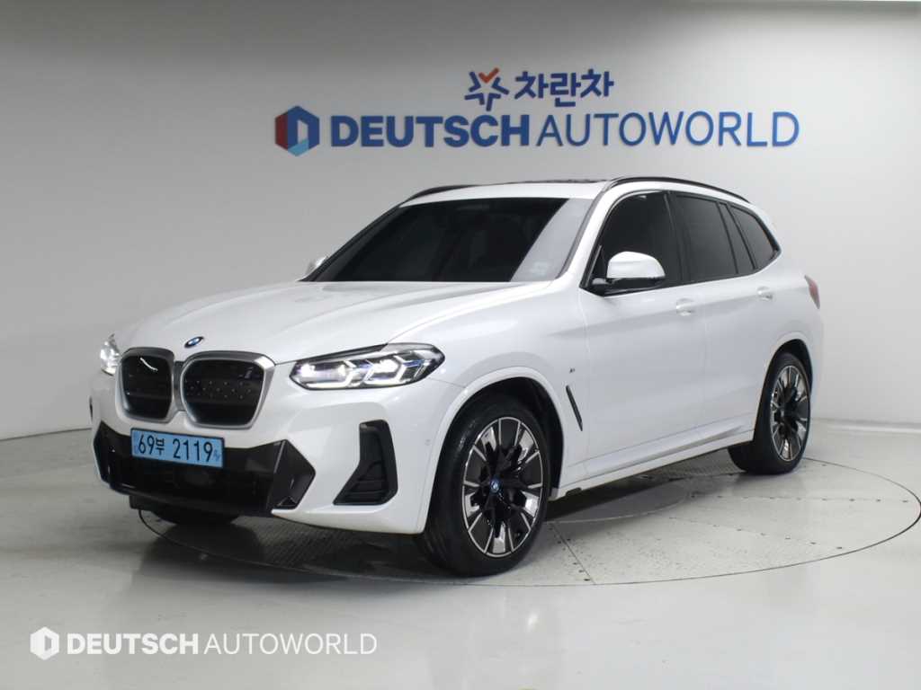 BMW iX3