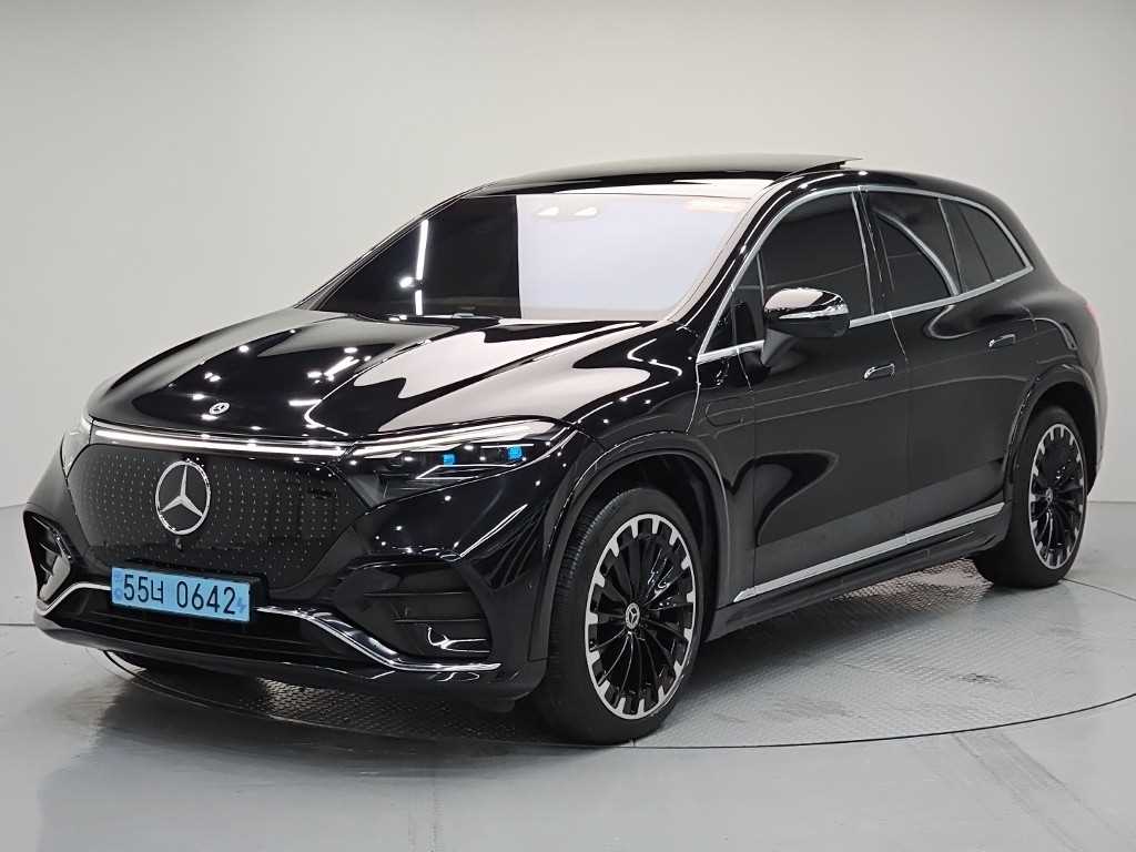Mercedes Benz EQS