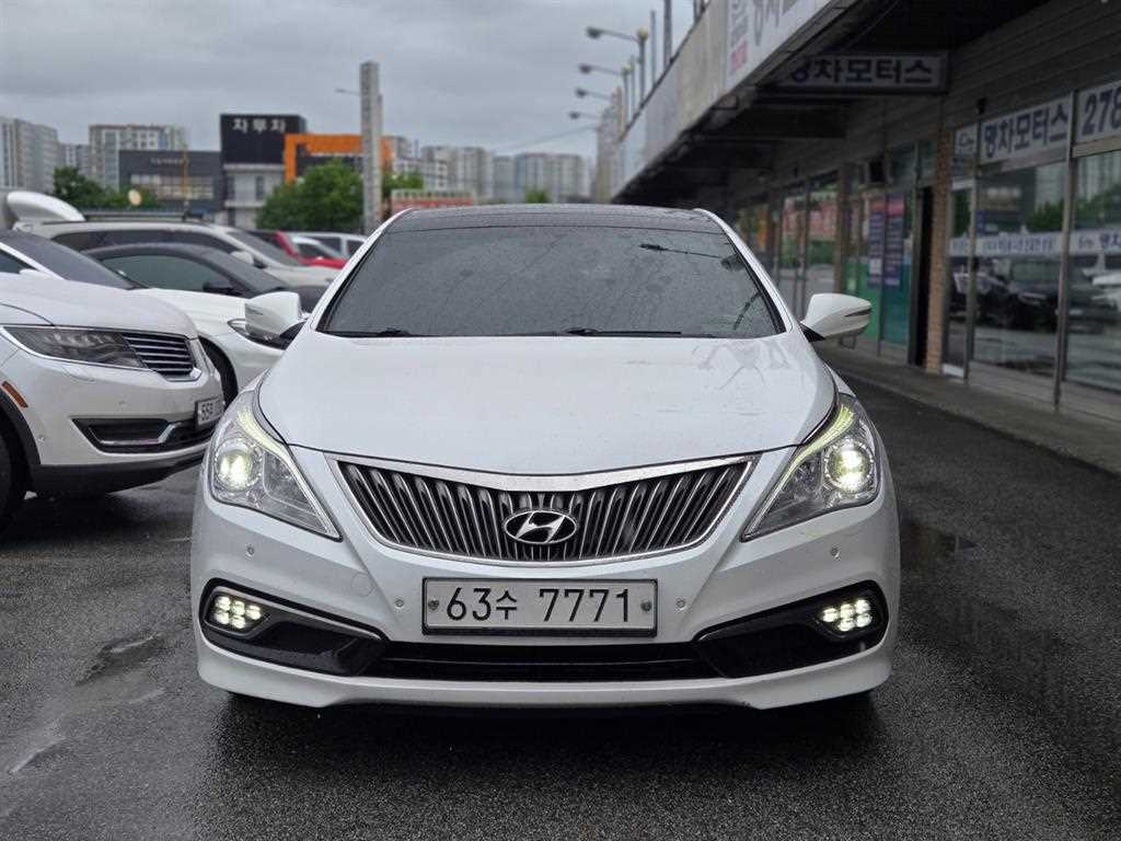 HYUNDAI Grandeur 2015 — Zona Franca Iquique