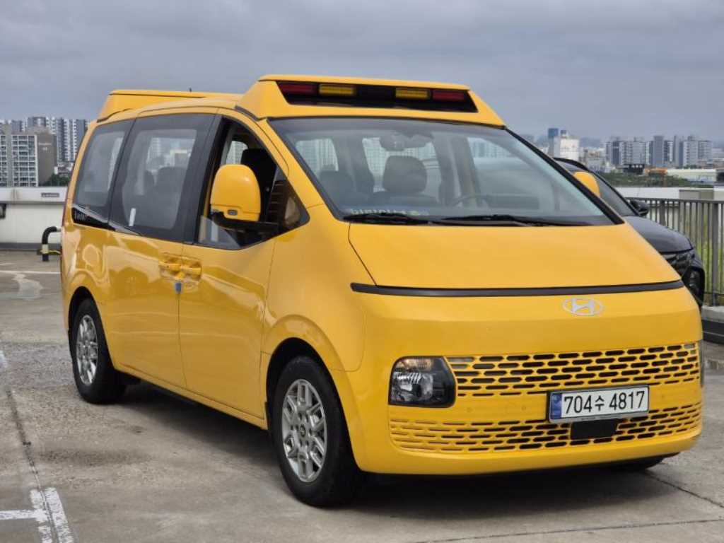 HYUNDAI Staria 2024 — Zona Franca Iquique