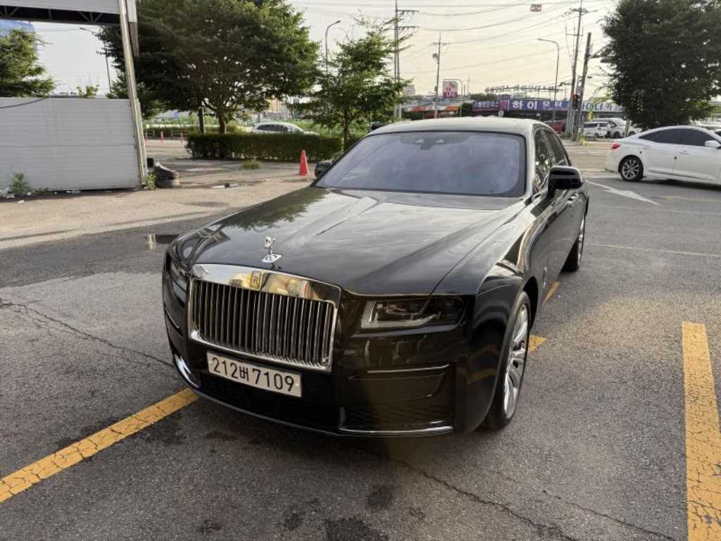 Rolls-Royce Ghost 2021 — Zona Franca Iquique