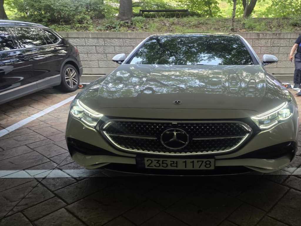 Mercedes Benz E class 2024 — Zona Franca Iquique