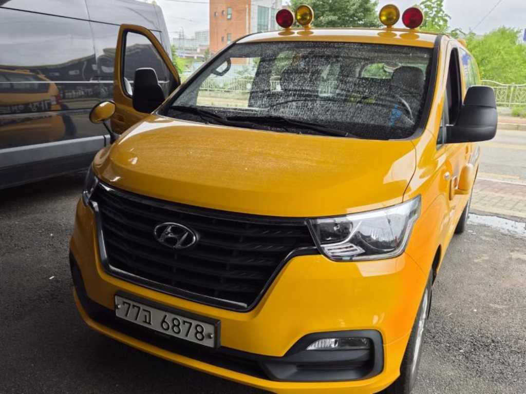 HYUNDAI Starex 2020 — Zona Franca Iquique