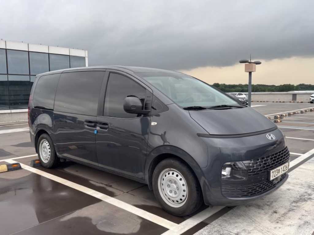 HYUNDAI Staria 2022 — Zona Franca Iquique