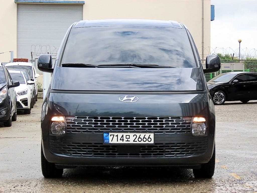 HYUNDAI Staria 2022 — Zona Franca Iquique