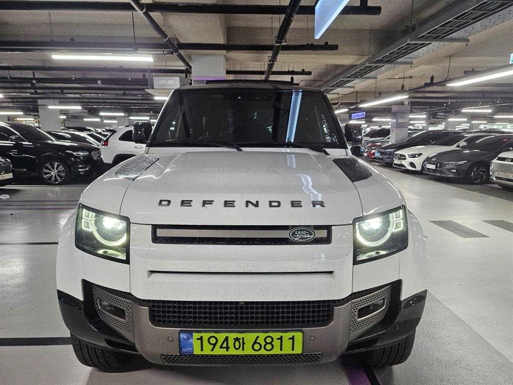 Land Rover Defender 2024 — Zona Franca Iquique