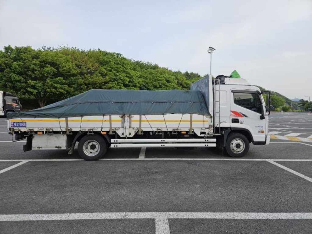 medium and large cargo truck 2024 — Zona Franca Iquique