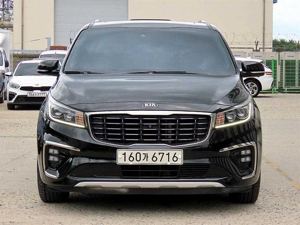 KIA Carnival