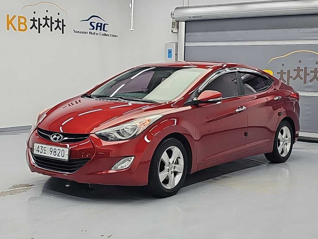 HYUNDAI Avante 2012 — Zona Franca Iquique