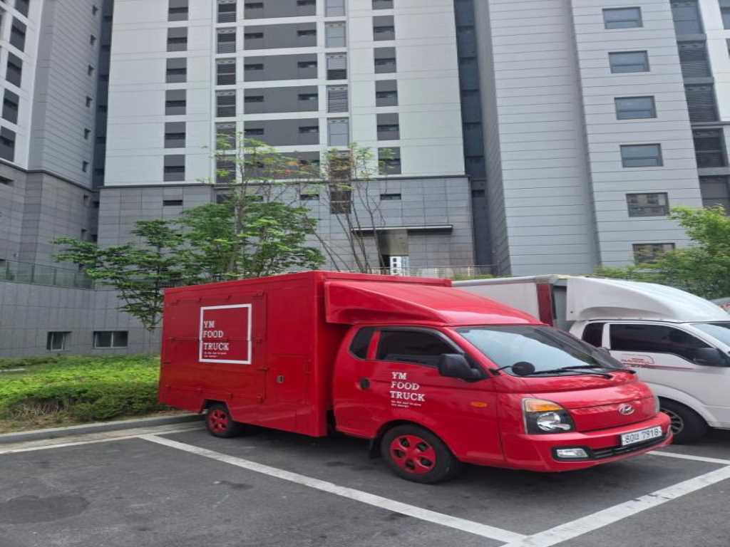 Small Truck Special (sneck/mobile sales)