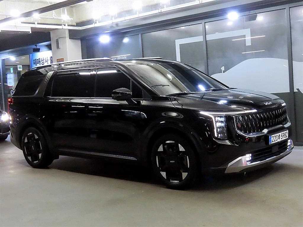 KIA Carnival 2025 — Zona Franca Iquique