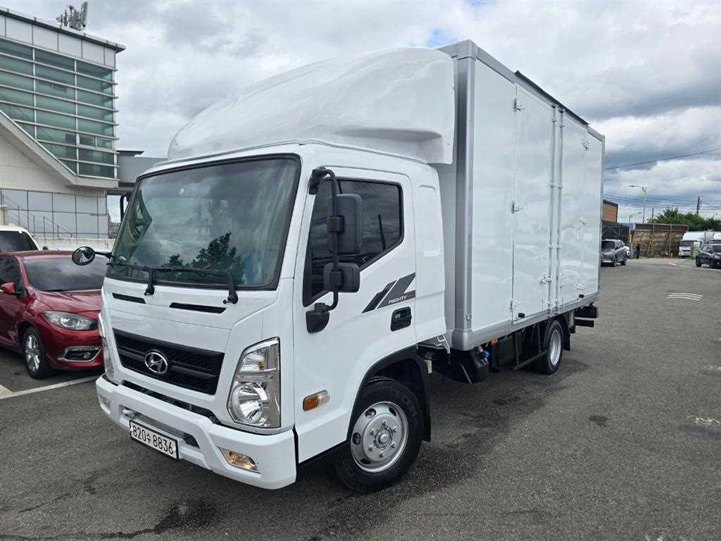 medium and large cargo truck