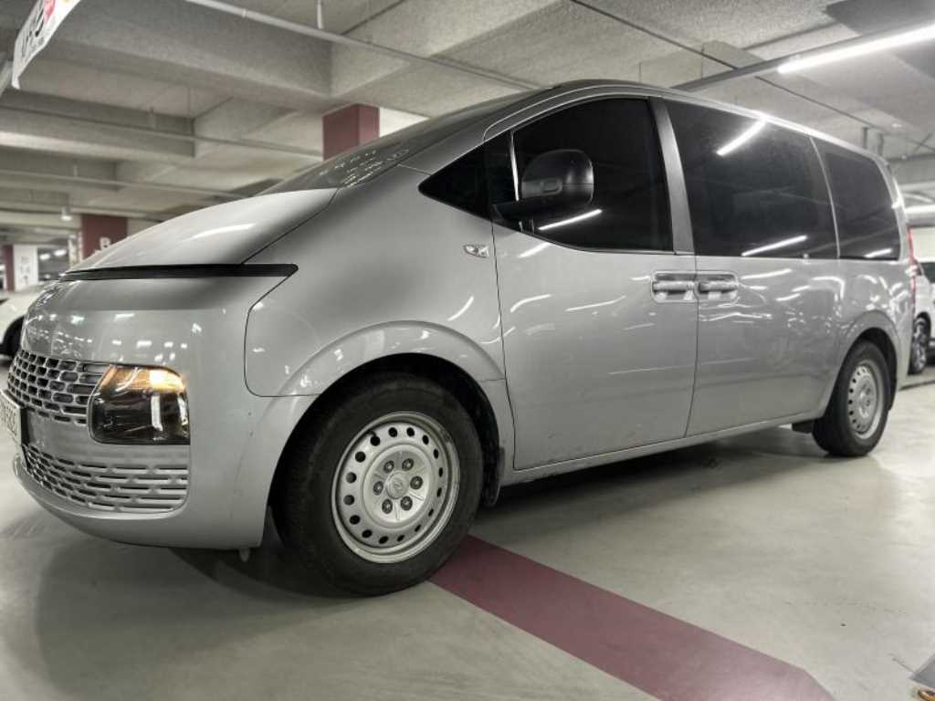 HYUNDAI Staria 2022 — Zona Franca Iquique