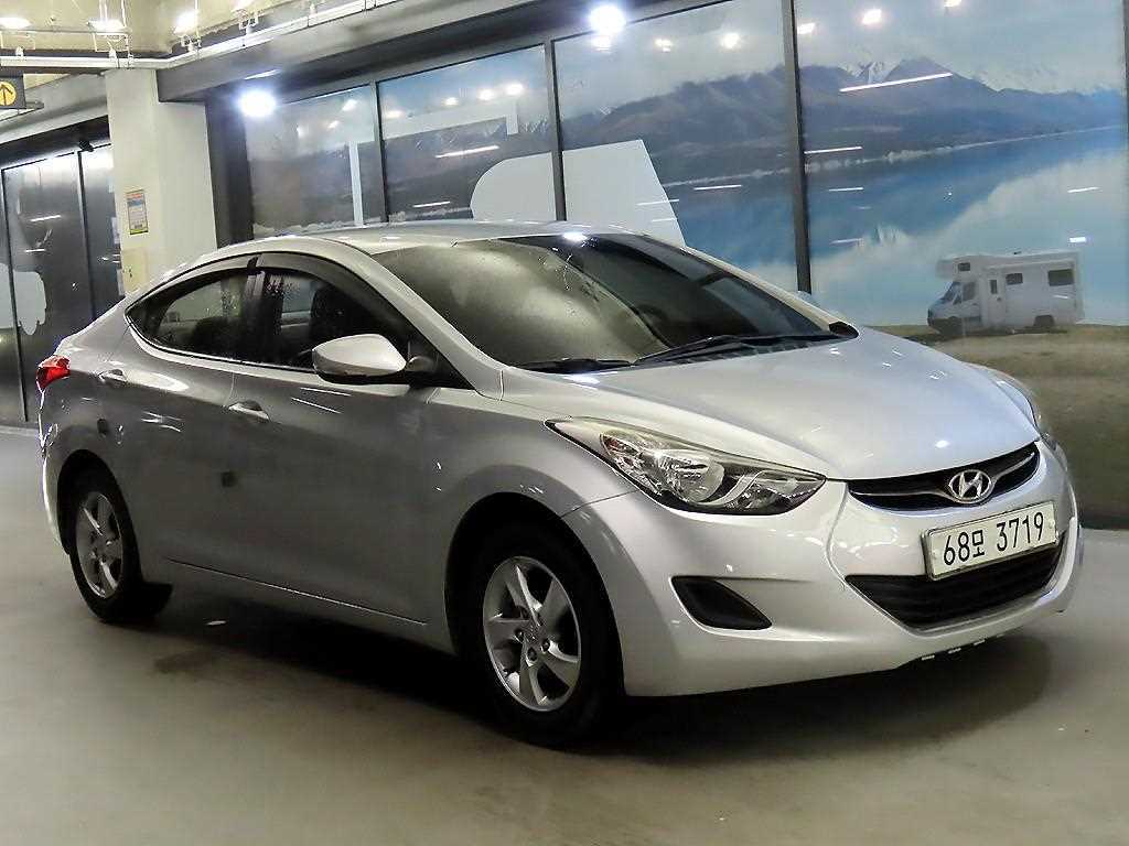 HYUNDAI Avante