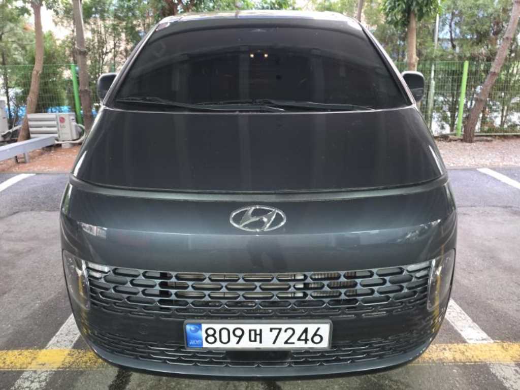 HYUNDAI Staria 2023 — Zona Franca Iquique
