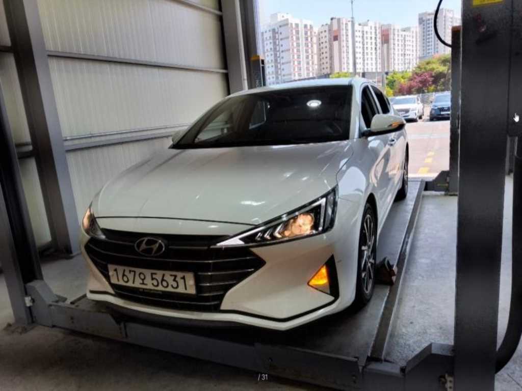 HYUNDAI Avante