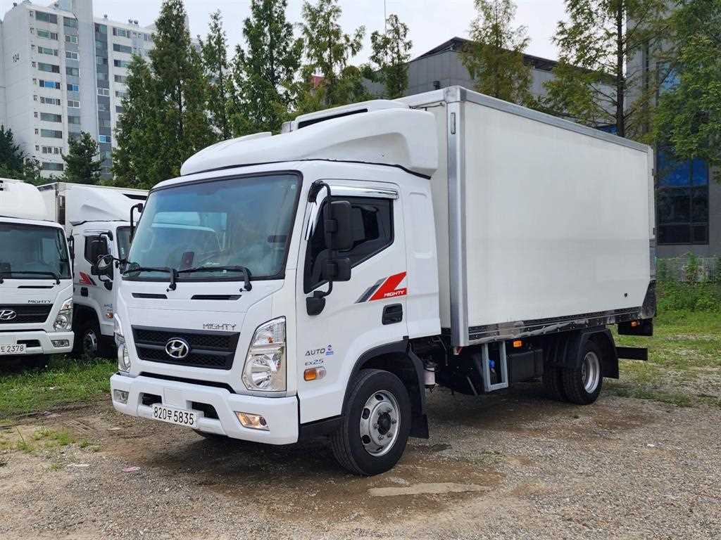 medium and large cargo truck