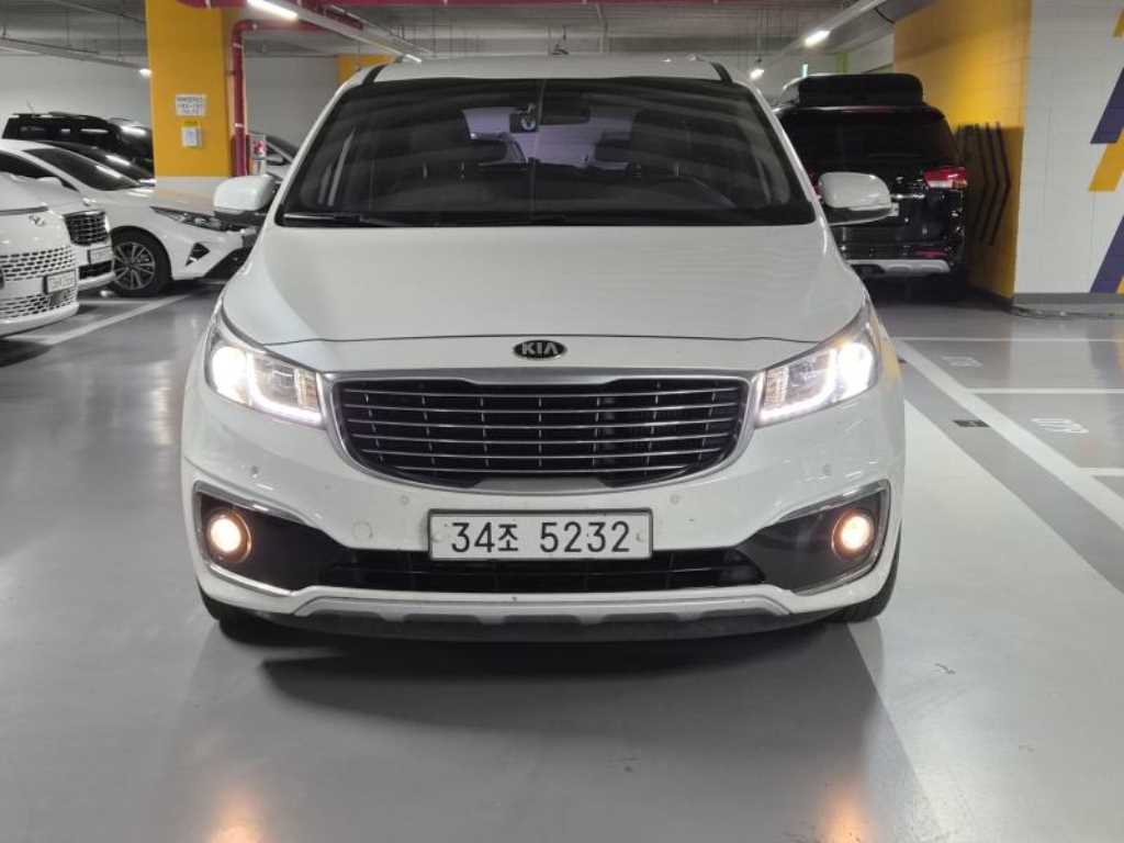 KIA Carnival 2015 — Zona Franca Iquique