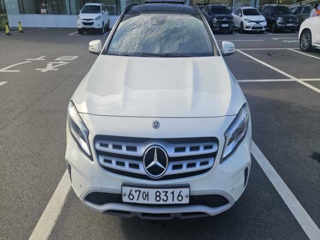 Mercedes Benz GLA Class