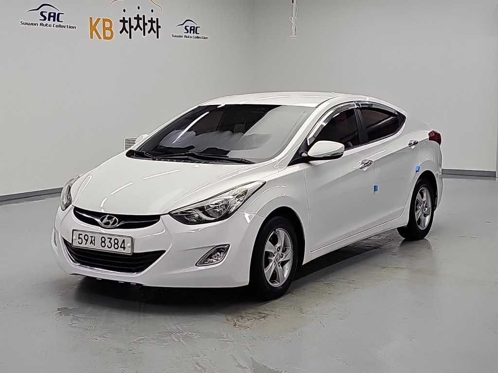 HYUNDAI Avante 2010 — Zona Franca Iquique