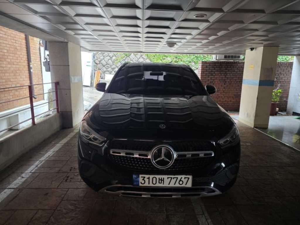 Mercedes Benz GLA Class