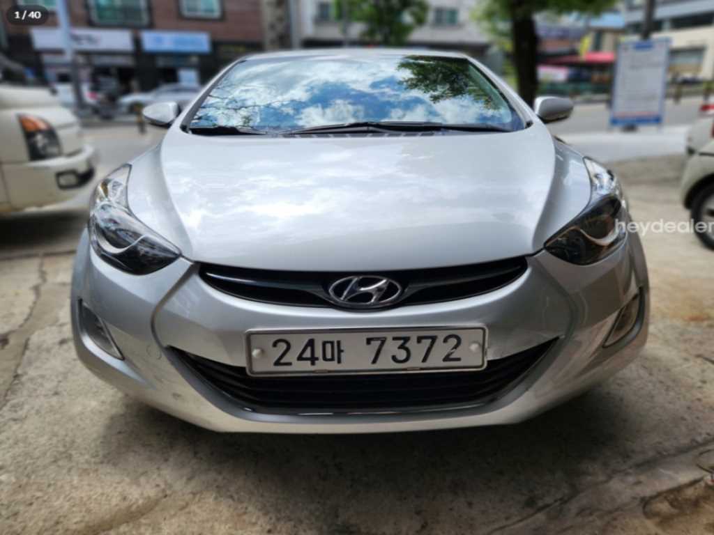 HYUNDAI Avante 2011 — Zona Franca Iquique