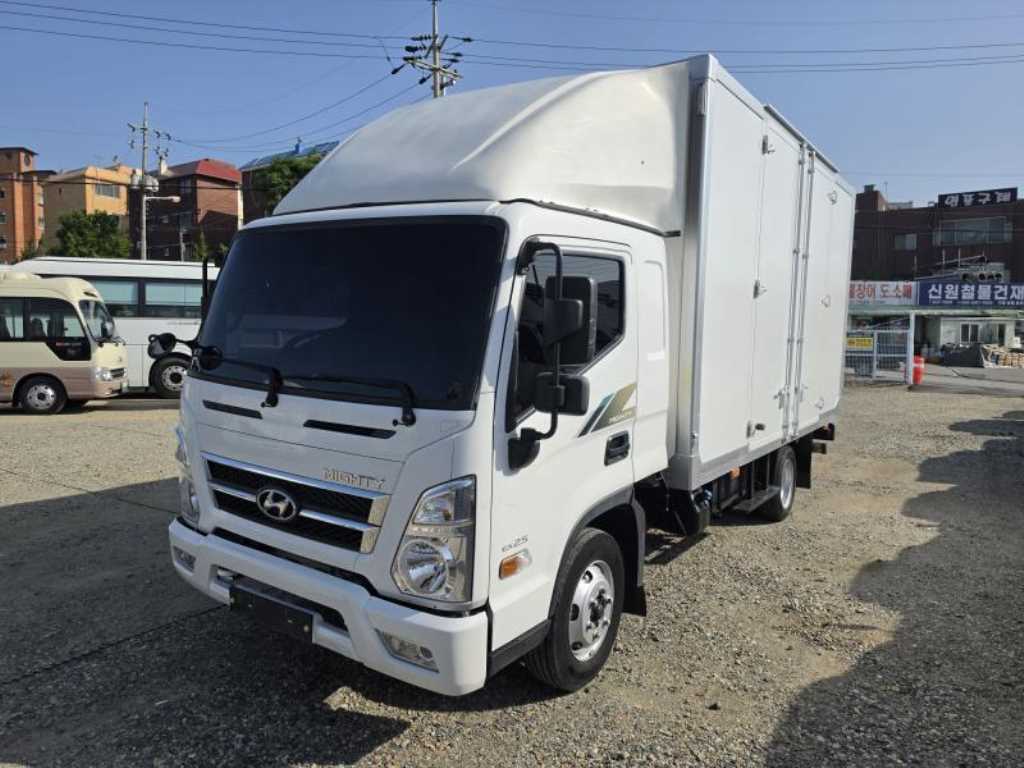 medium and large cargo truck