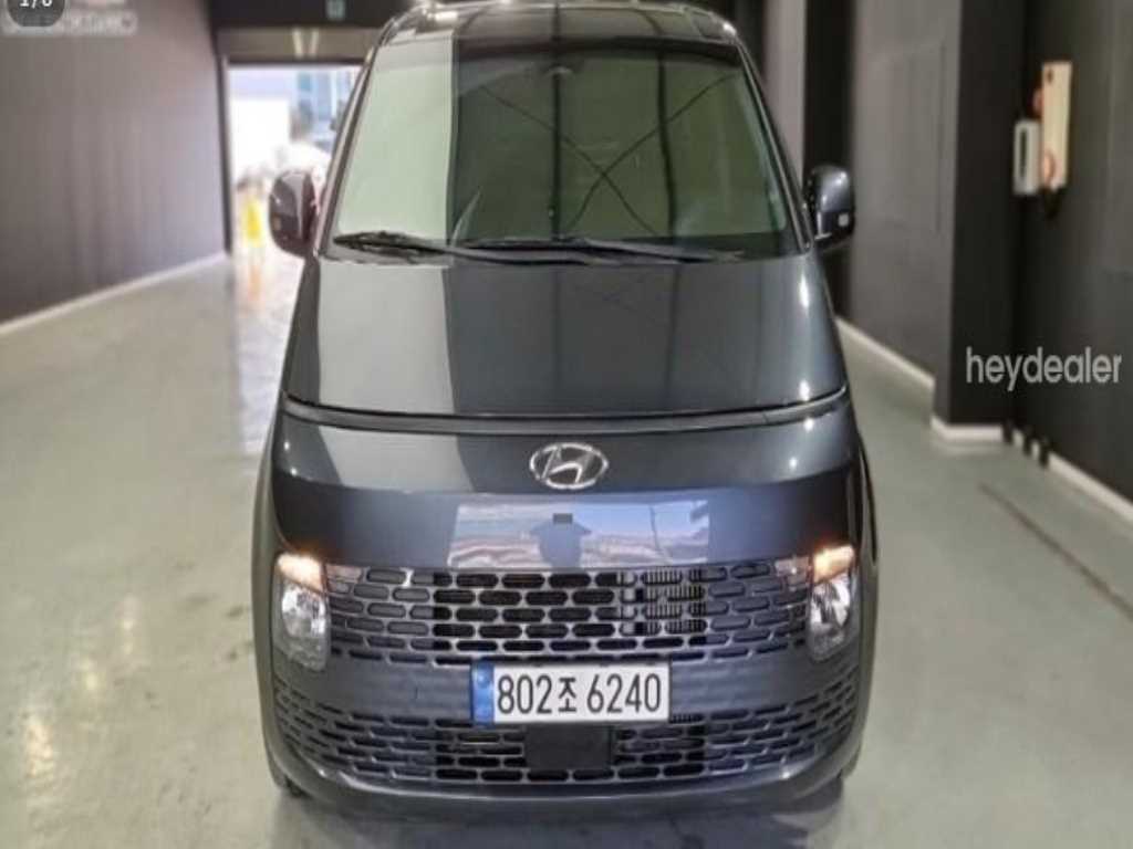 HYUNDAI Staria 2022 — Zona Franca Iquique