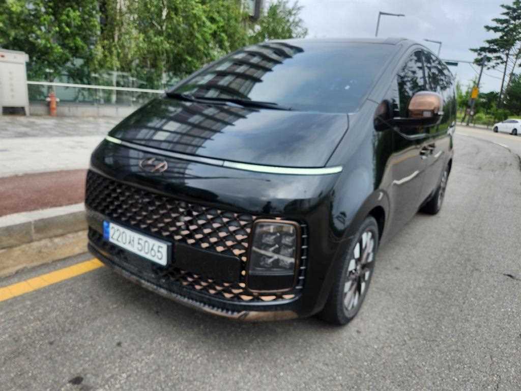HYUNDAI Staria 2023 — Zona Franca Iquique