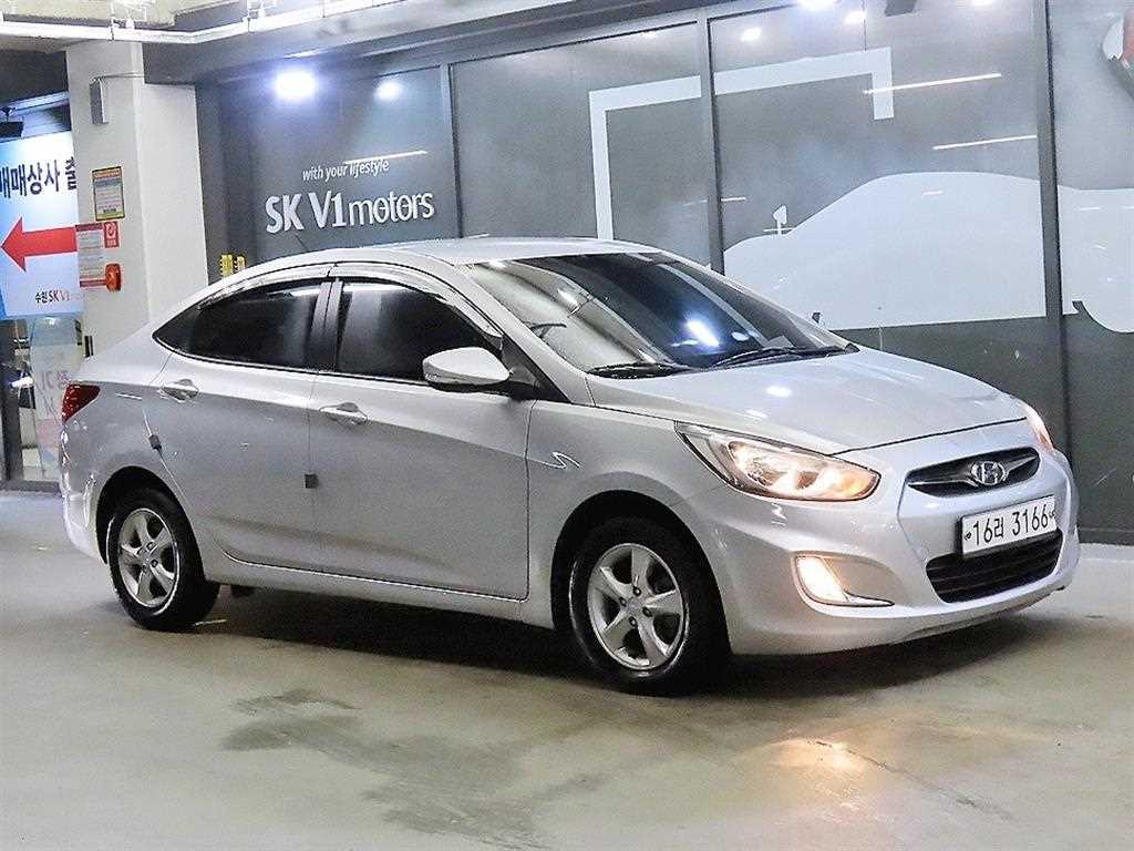HYUNDAI Accent
