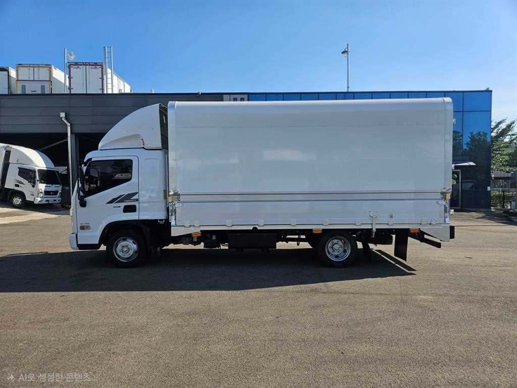 medium and large cargo truck 2021 — Zona Franca Iquique