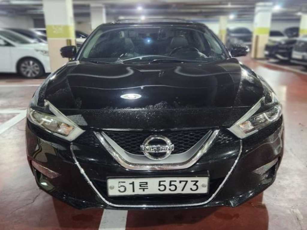 Nissan Maxima