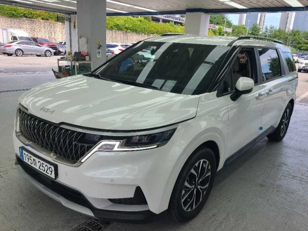 KIA Carnival 2023 — Zona Franca Iquique