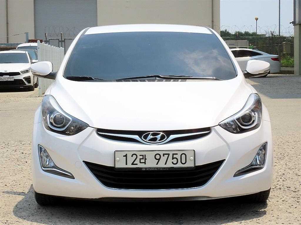 HYUNDAI Avante 2014 — Zona Franca Iquique