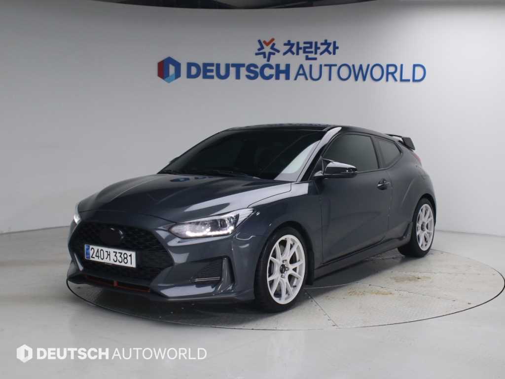 HYUNDAI Veloster