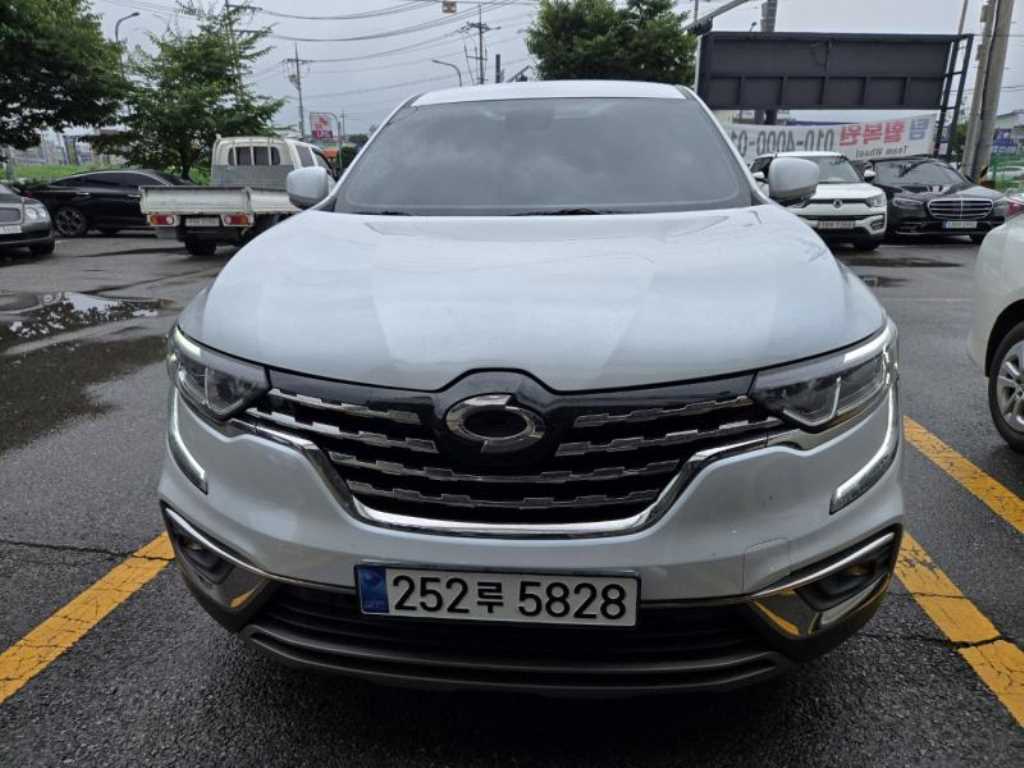 SAMSUNG QM6
