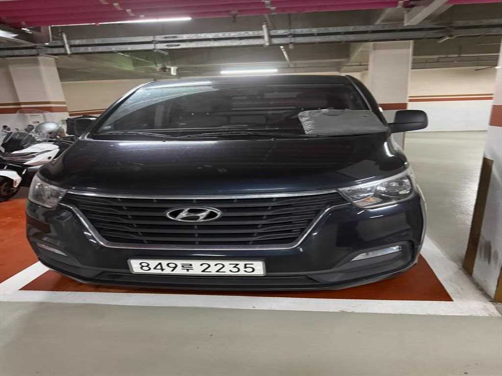 HYUNDAI Starex