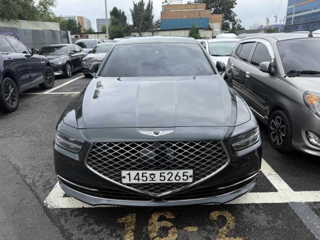 Genesis G90