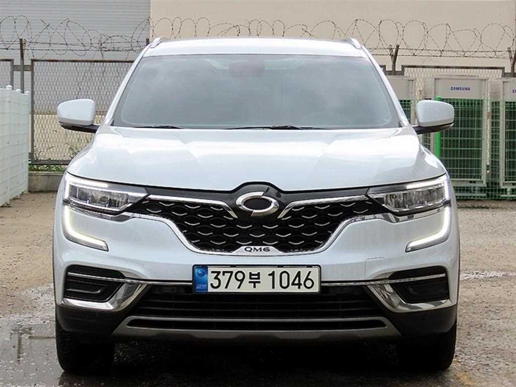 SAMSUNG QM6