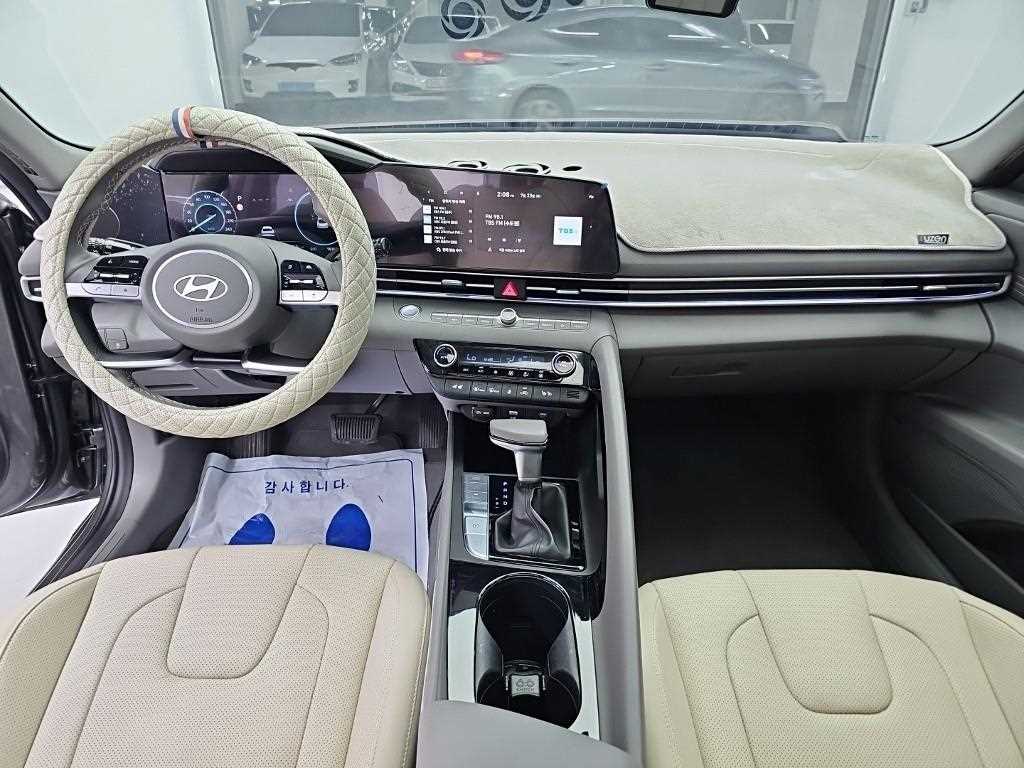 HYUNDAI Avante