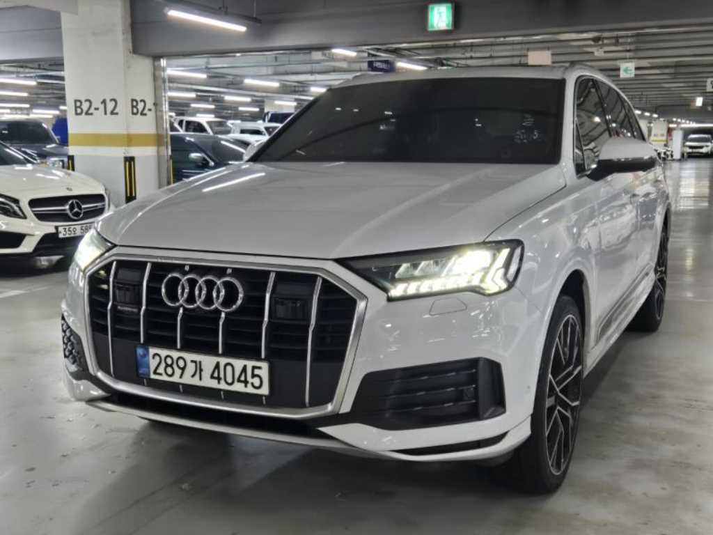 Audi Q7 2021 — Zona Franca Iquique