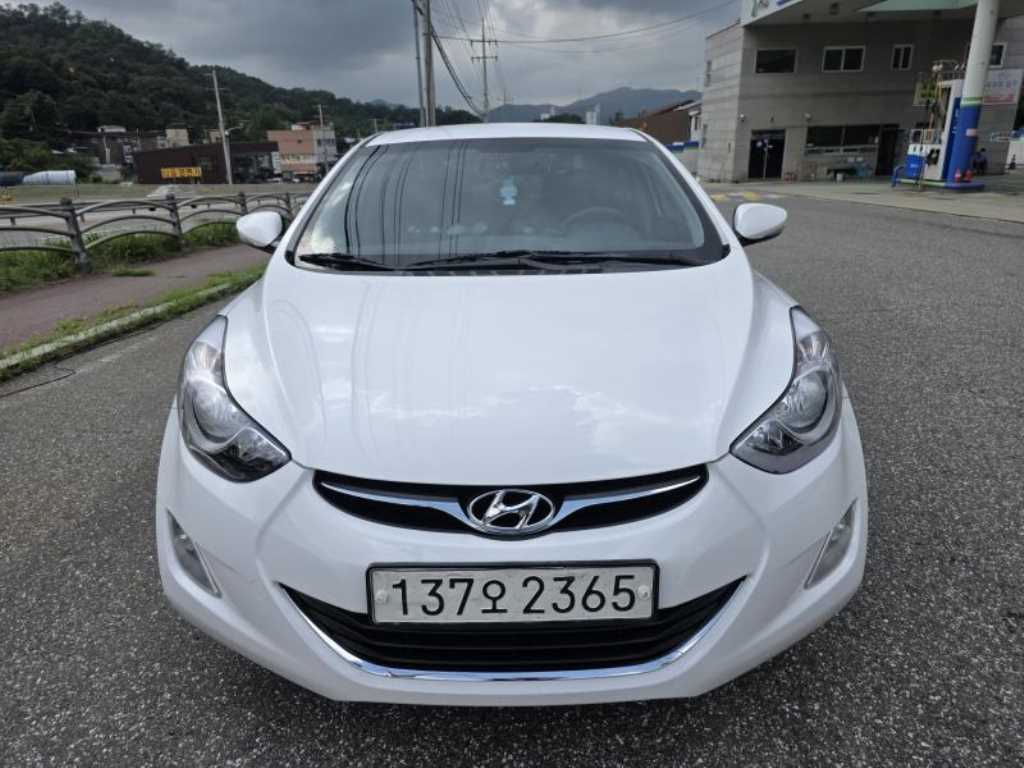 HYUNDAI Avante 2012 — Zona Franca Iquique