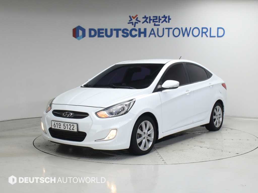HYUNDAI Accent 2012 — Zona Franca Iquique
