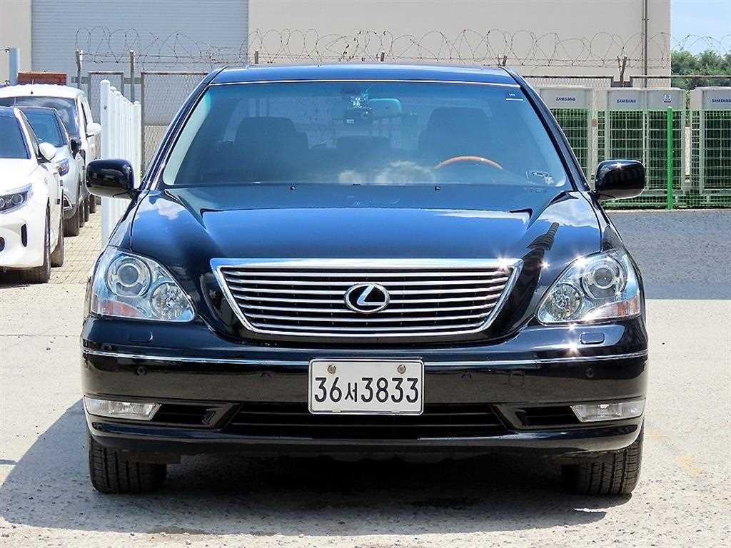 Lexus LS