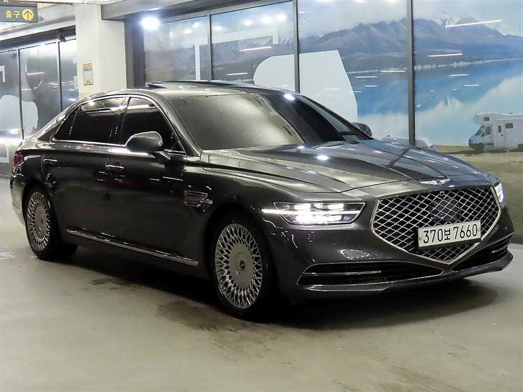 Genesis G90