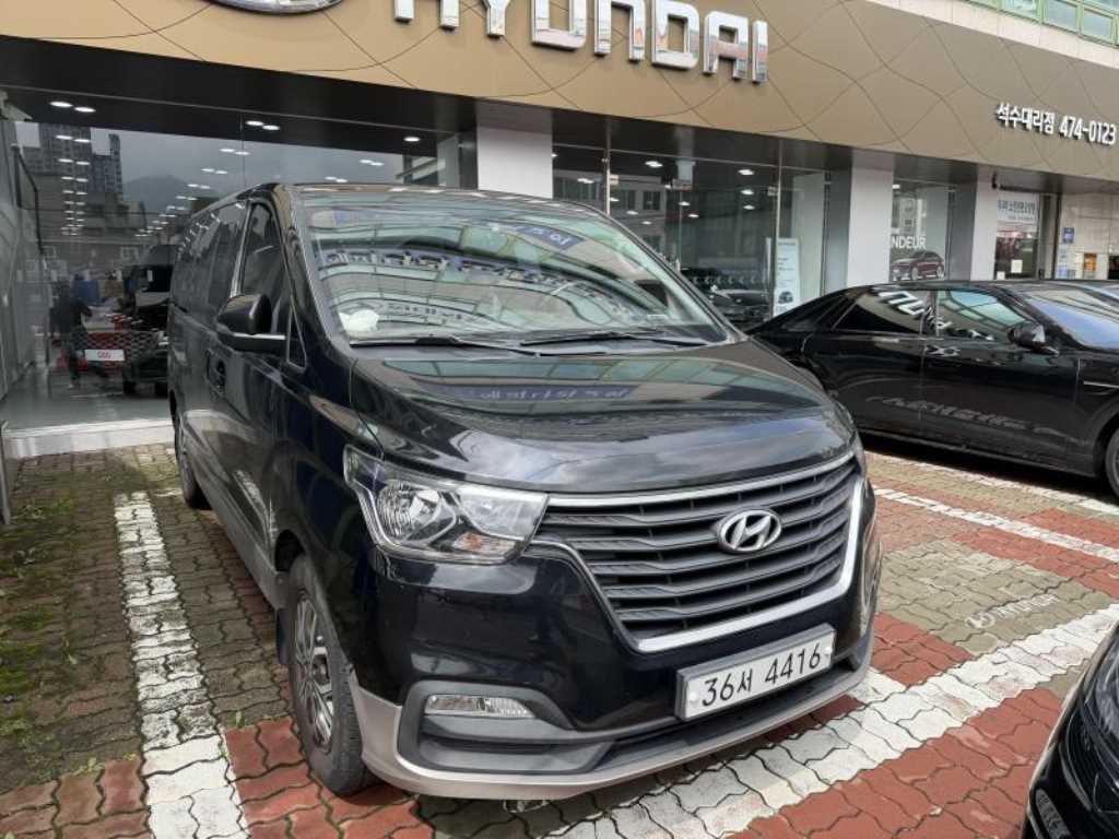HYUNDAI Starex 2018 — Zona Franca Iquique