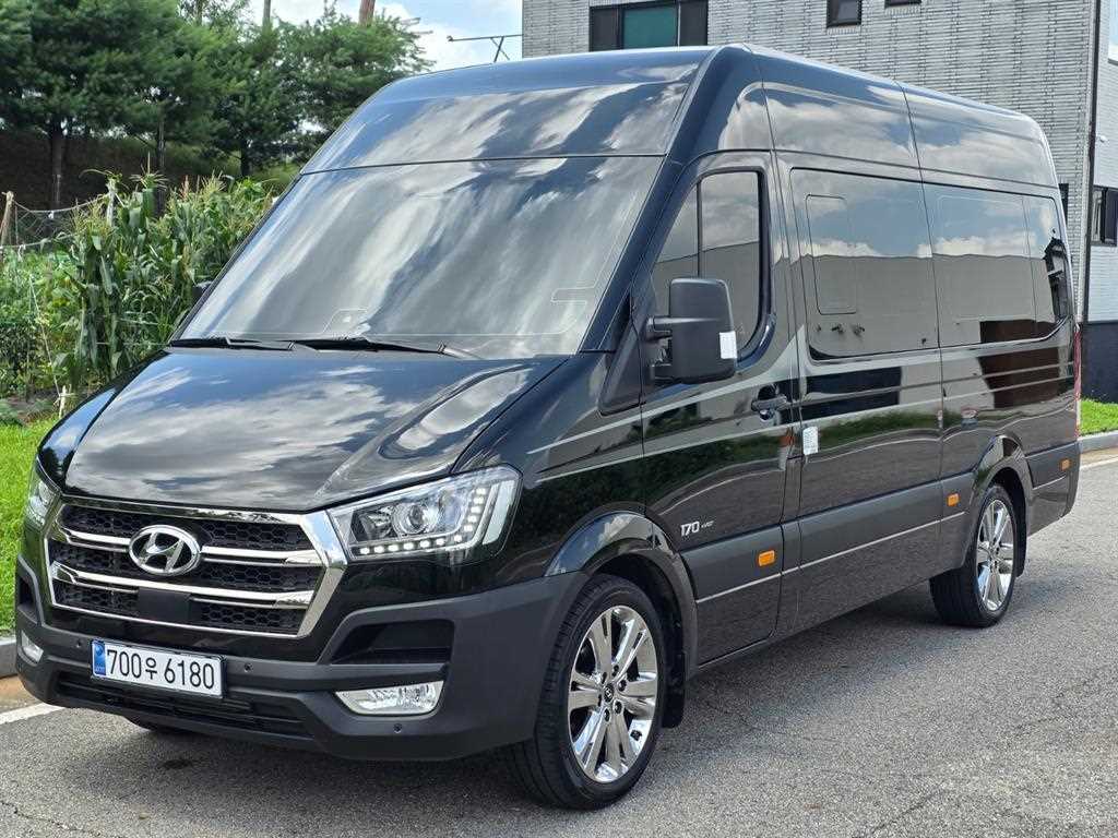 HYUNDAI Solati